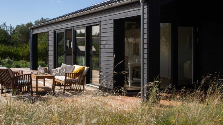 Sommerhus med
Jatoba terrasse.