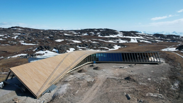 Isfjordscenteret er et beundringsværdigt byggeri, hvor der i valget af byggematerialer ikke er overladt noget til tilfældighederne. .